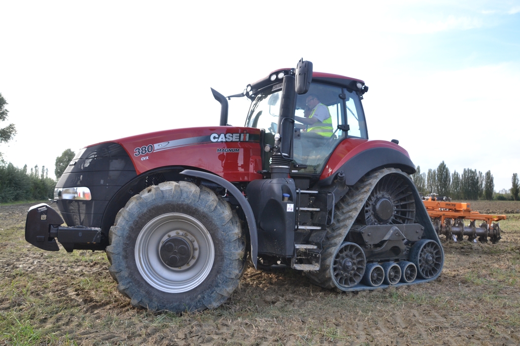 Case IH Magnum 380 CVX Rowtrac
