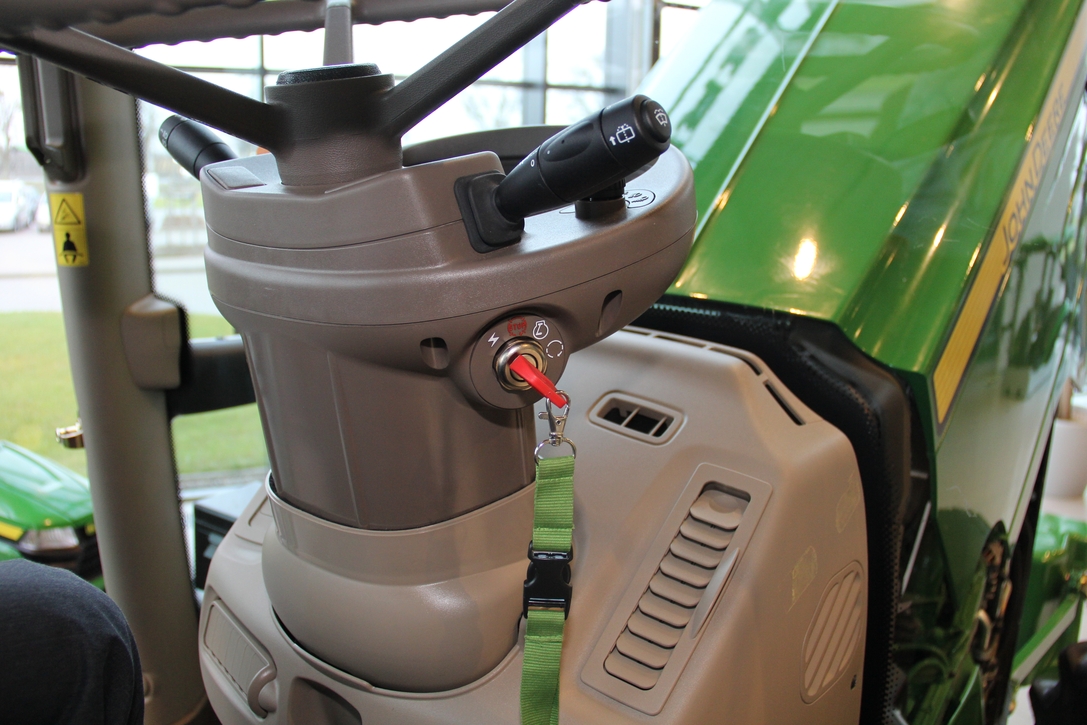 Systemy zabezpieczenia maszyn John Deere