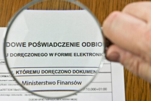 Polacy coraz częściej rozliczają PIT przez internet.