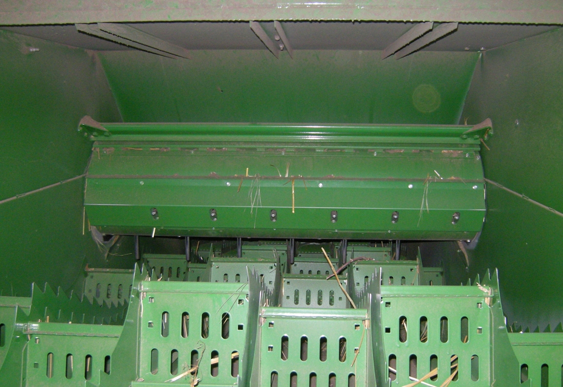 John Deere W440