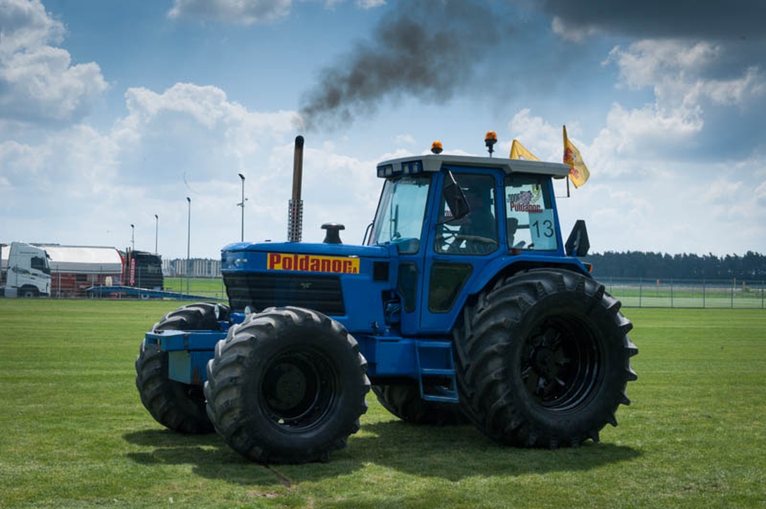 Zawody tractorpullingu Niepruszewo 2015 r.