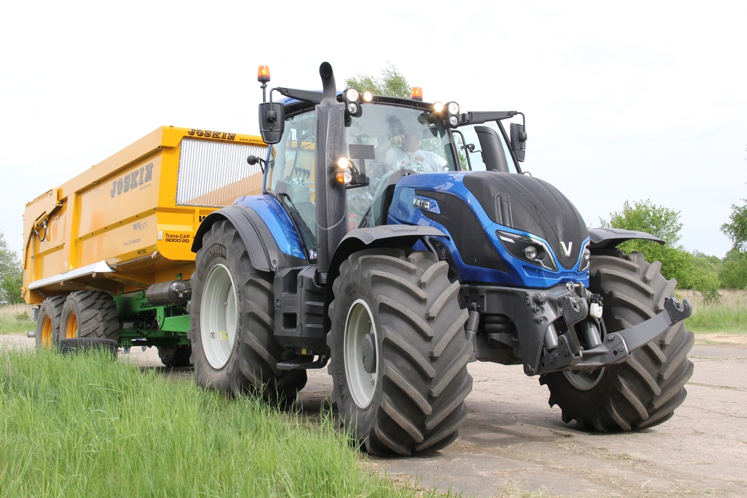 Nowa Valtra T4