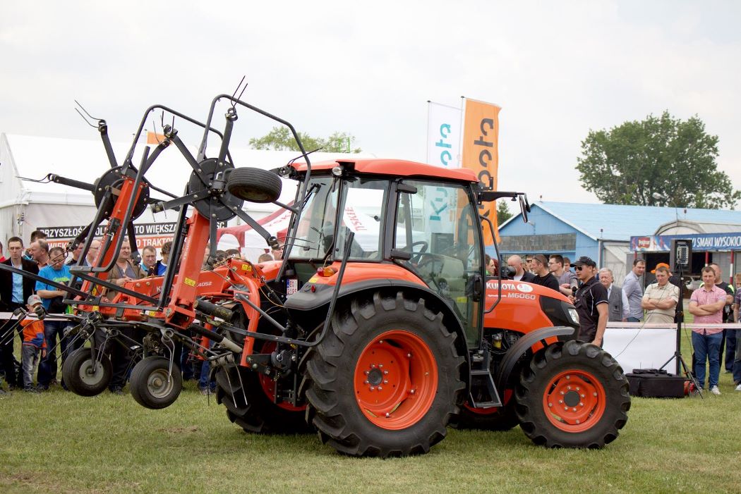 Ciągnik Kubota M6060