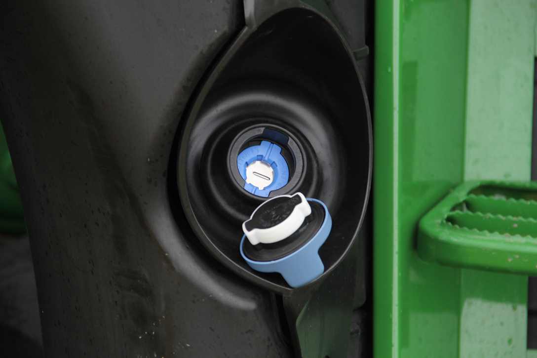 John Deere 6R wlew AdBlue