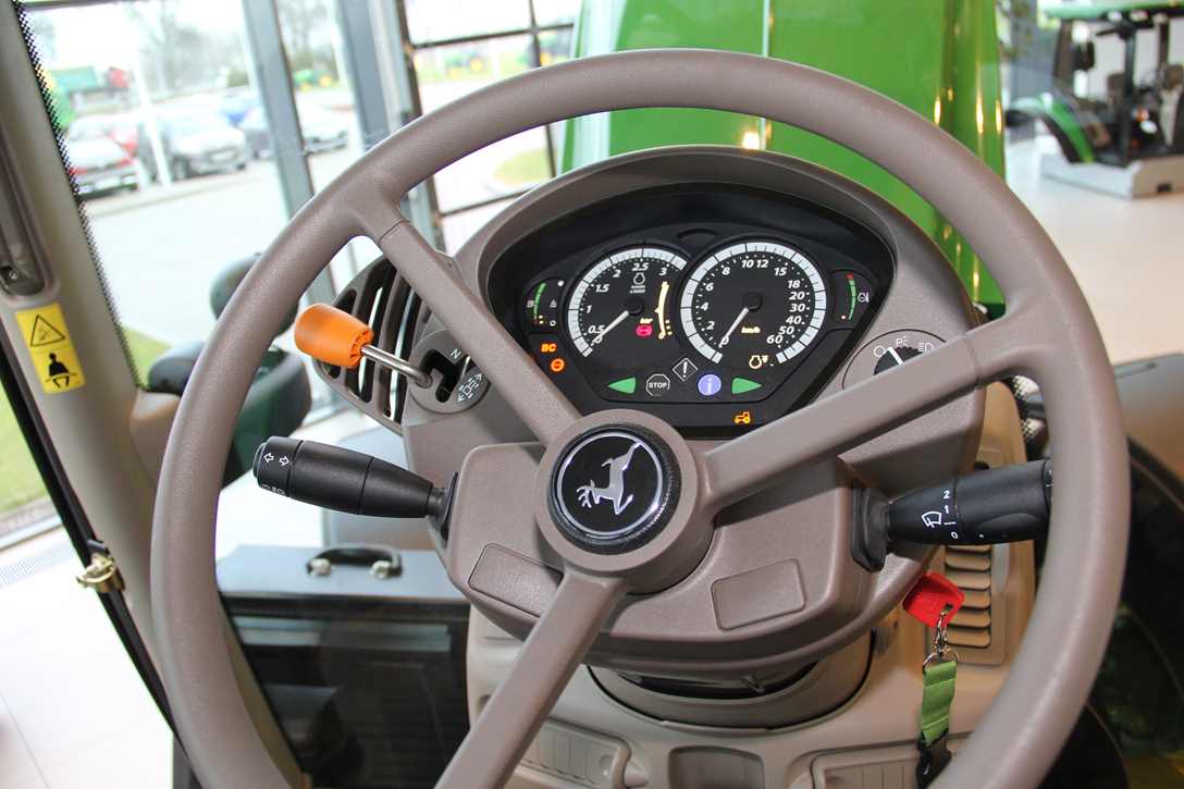 John Deere 6R