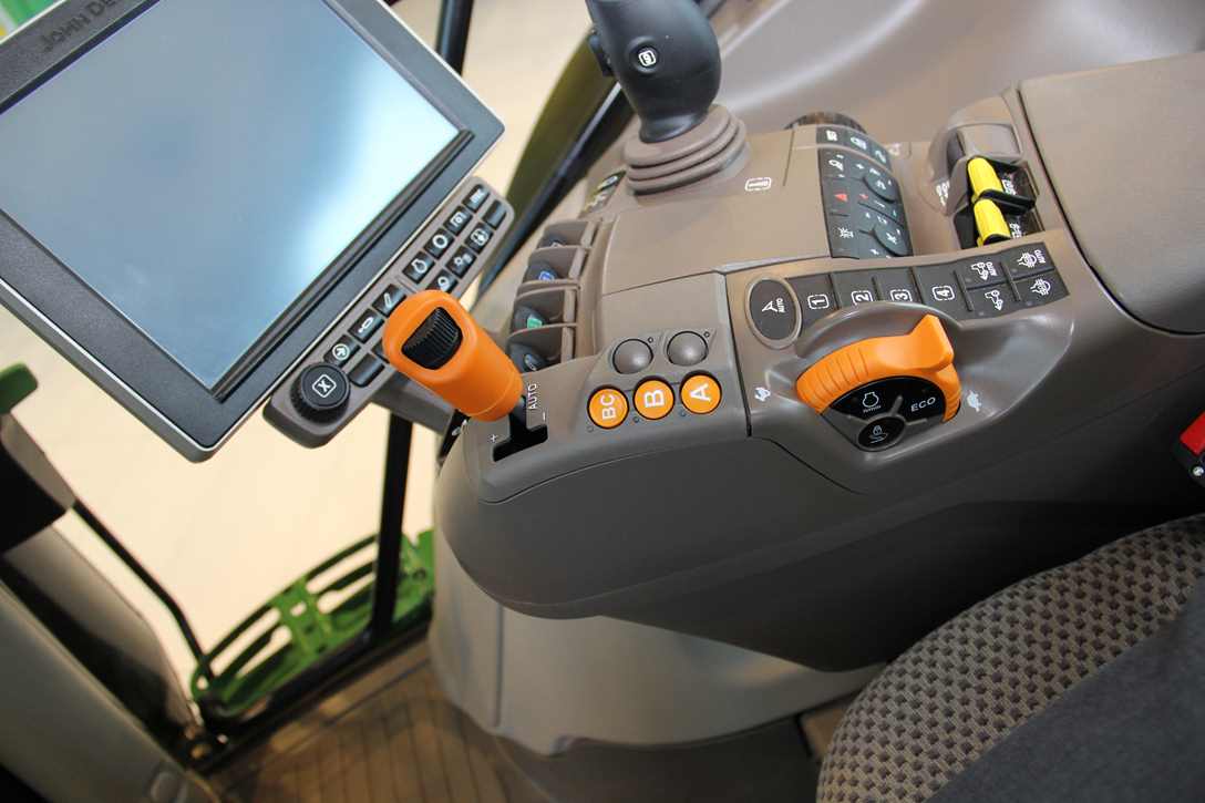 podłokietnik CommandArm John Deere 7290R
