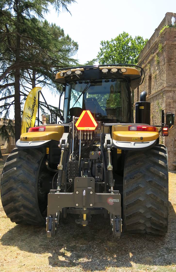 Ciągnik gąsienicowy Challenger MT 875 E - TUZ