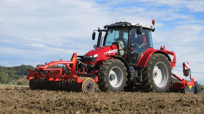Ciągnik MF 5713 SL