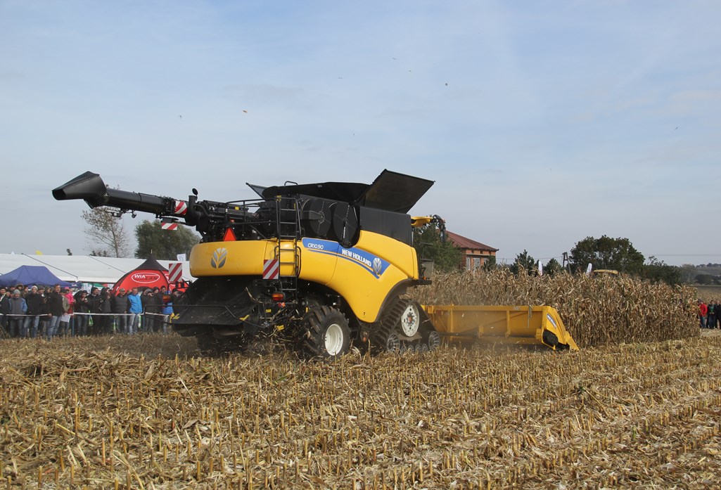 New Holland CR 10.90