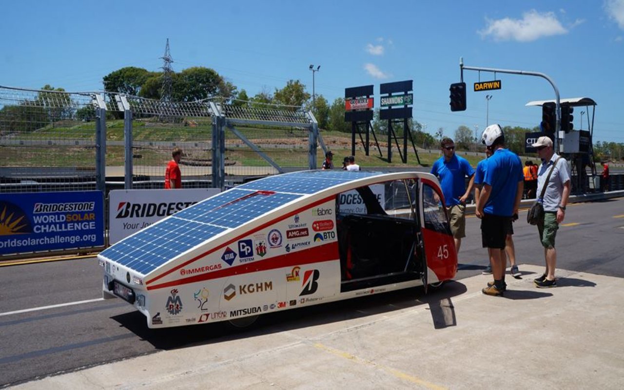 samochód solarny, energia słoneczna, studenci, zawody, łódź, australia