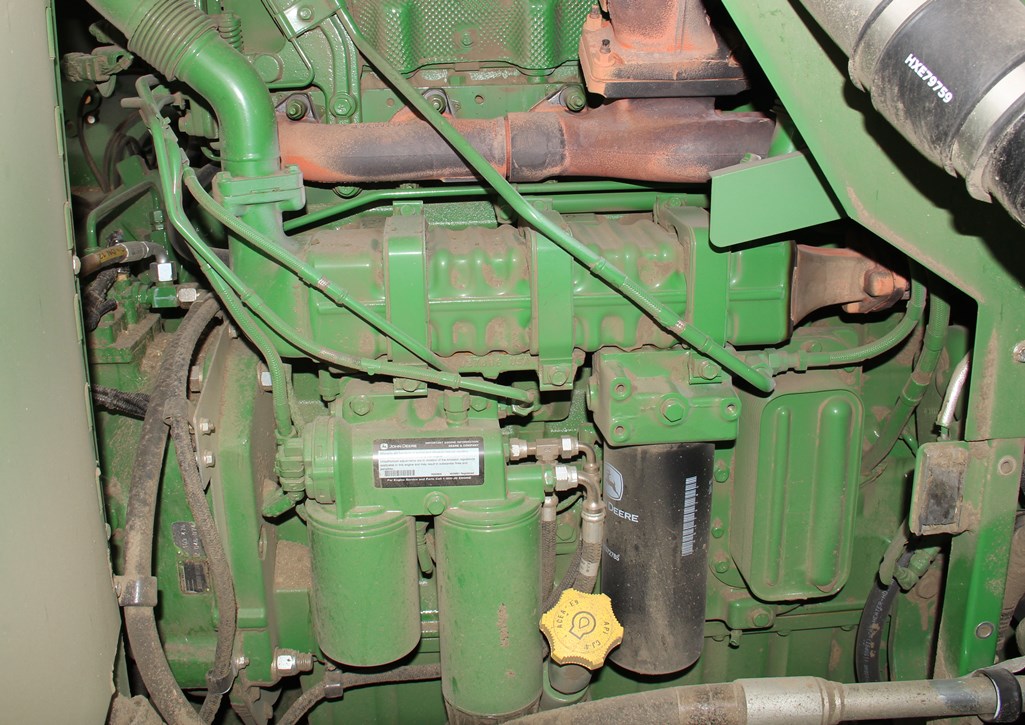 John Deere S690i