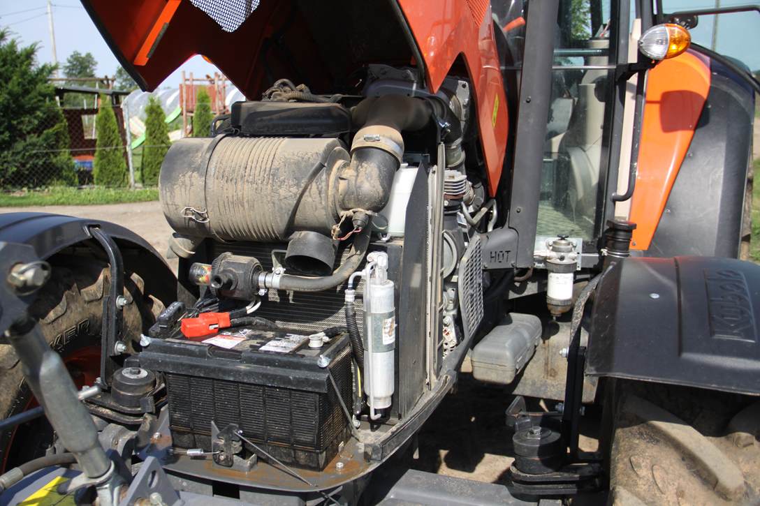 Kubota M9960