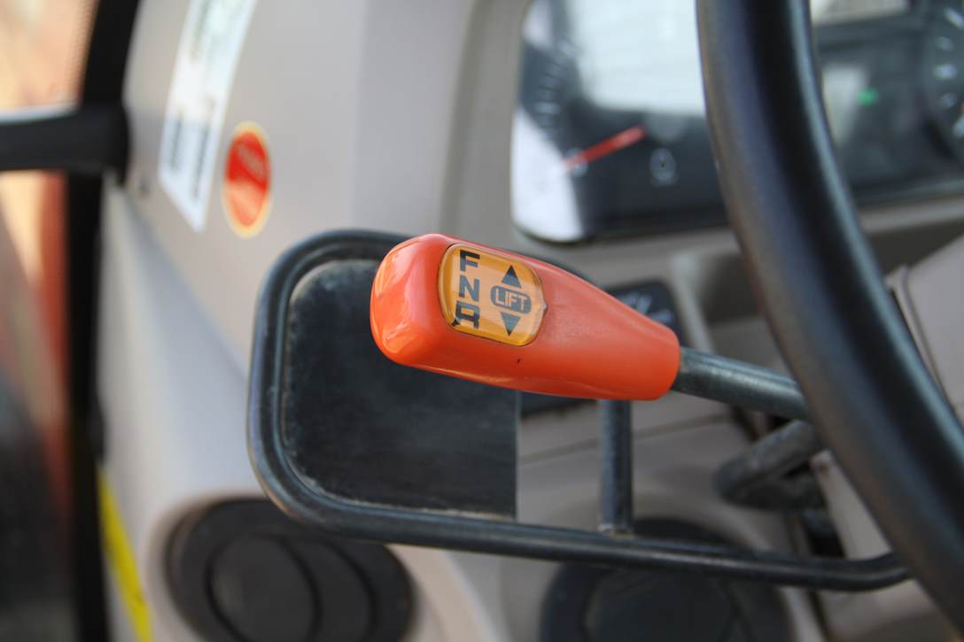 Kubota M9960