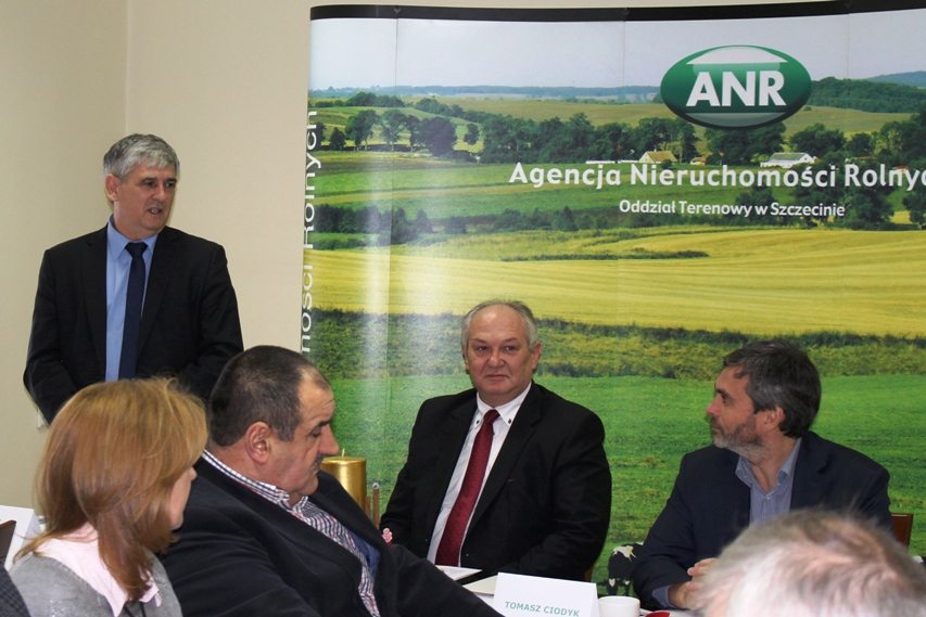 Agencja Nieruchomości Rolnych, krzysztof jurgiel, waldemar humięcki, leszek świętochowski