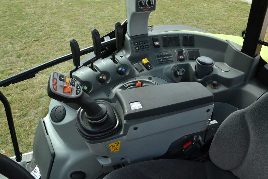 Claas Arion 420 Cis