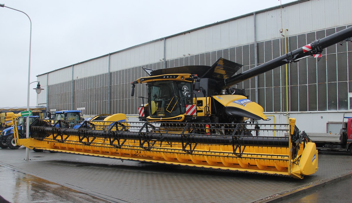 New Holland CR 10.90