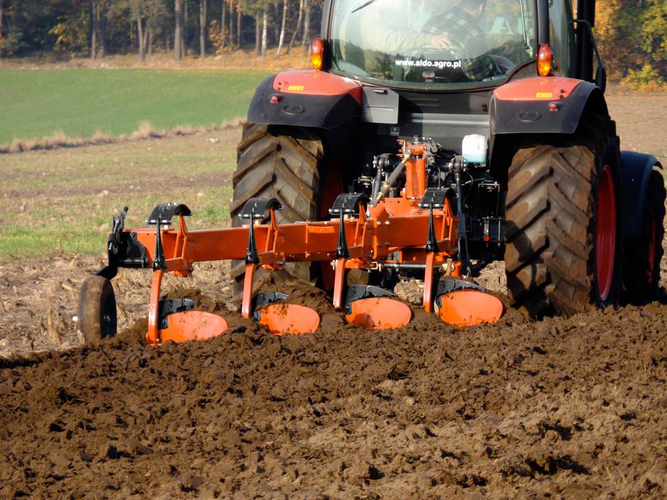 Pług zawieszany zagonowy Kubota CM1005