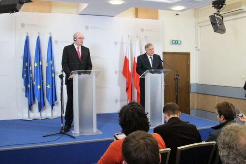 rolnictwo, mleko, wieprzowina, konferencja prasowa, Phil Hogan, Krzysztof Jurgiel, MRiRW, Komisja Europejska