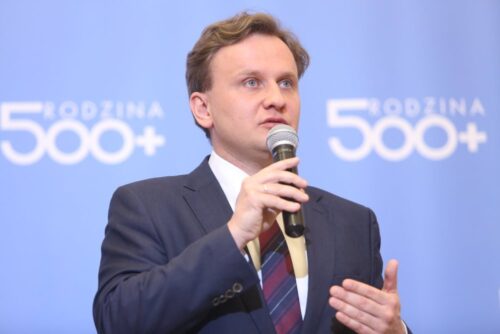 program rodzina 500 plus, ministerstwo rodziny pracy i polityki społecznej, bartosz marczuk