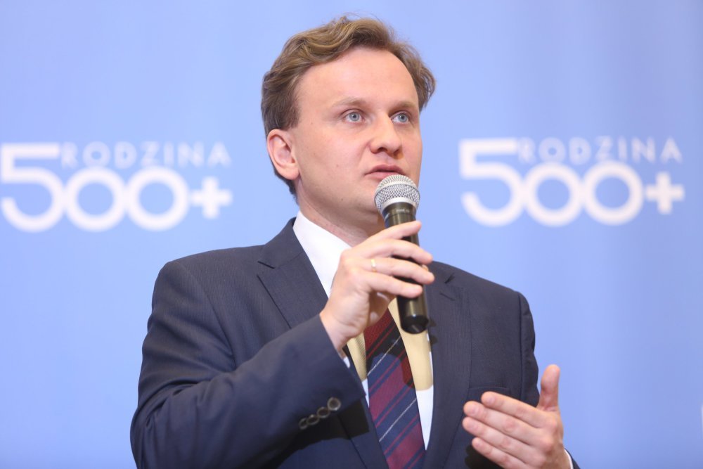 program rodzina 500 plus, ministerstwo rodziny pracy i polityki społecznej, bartosz marczuk
