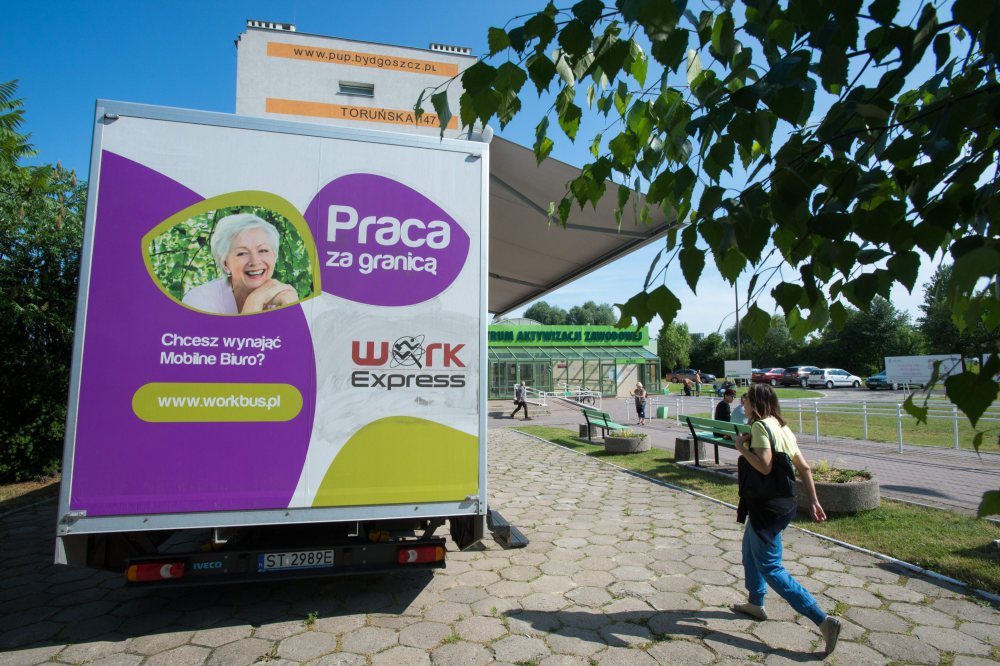 emigracja zarobkowa, rynek pracy, zarobki, work service