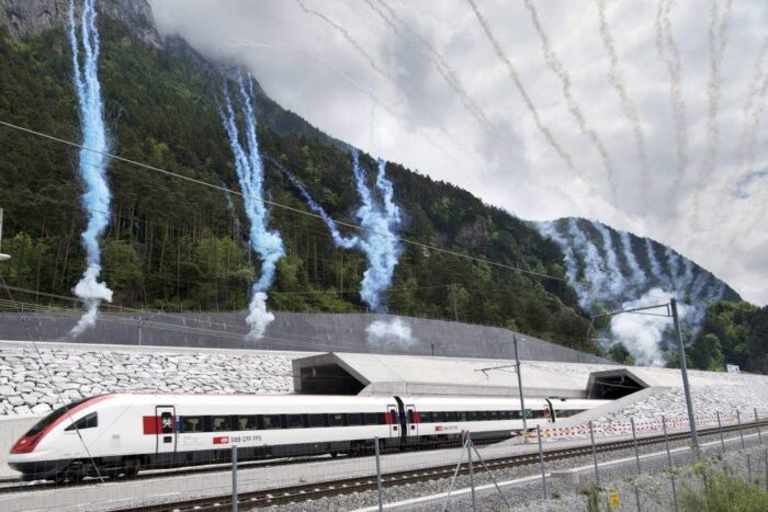 kolej, transport, Szwajcaria, tunal kolejowy, inwestycja, Alpy Szwajcarskie, Gotthard Base Tunnel
