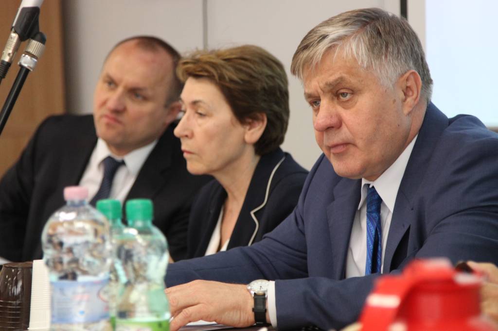 mleko, kryzys na rynku mleka, Unia Europejska, Krzysztof Jurgiel, Krajowy Związek Spółdzielni Mleczarskich
