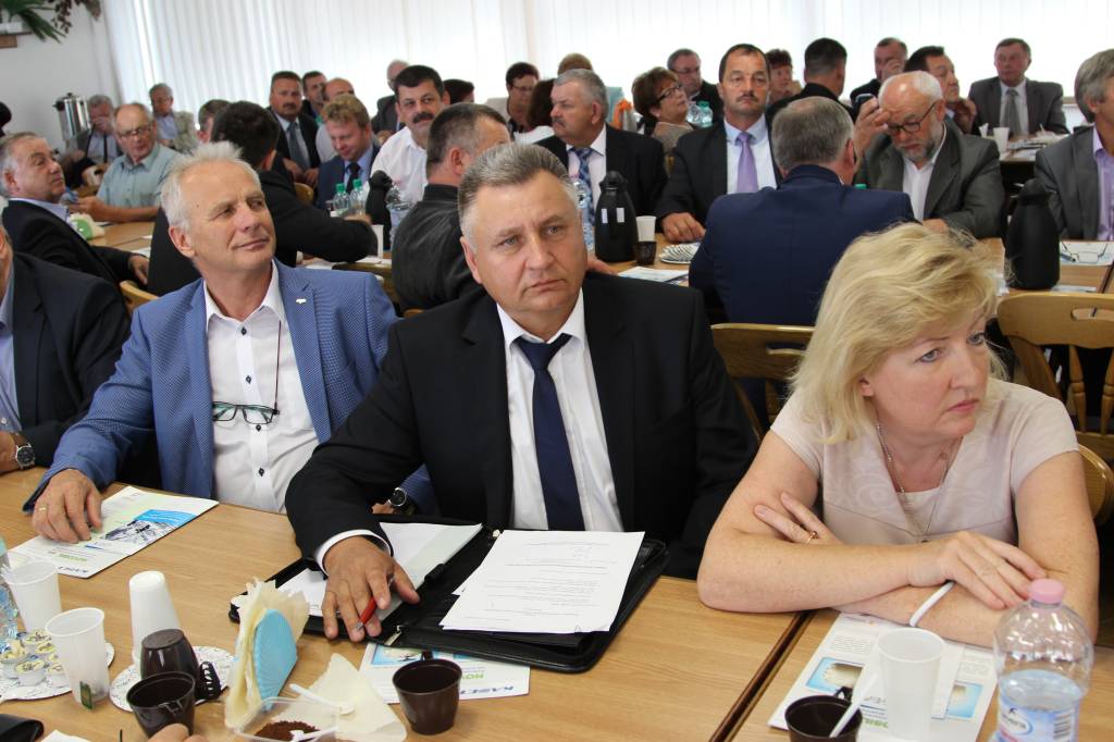mleko, kryzys na rynku mleka, Unia Europejska, Krzysztof Jurgiel, Krajowy Związek Spółdzielni Mleczarskich