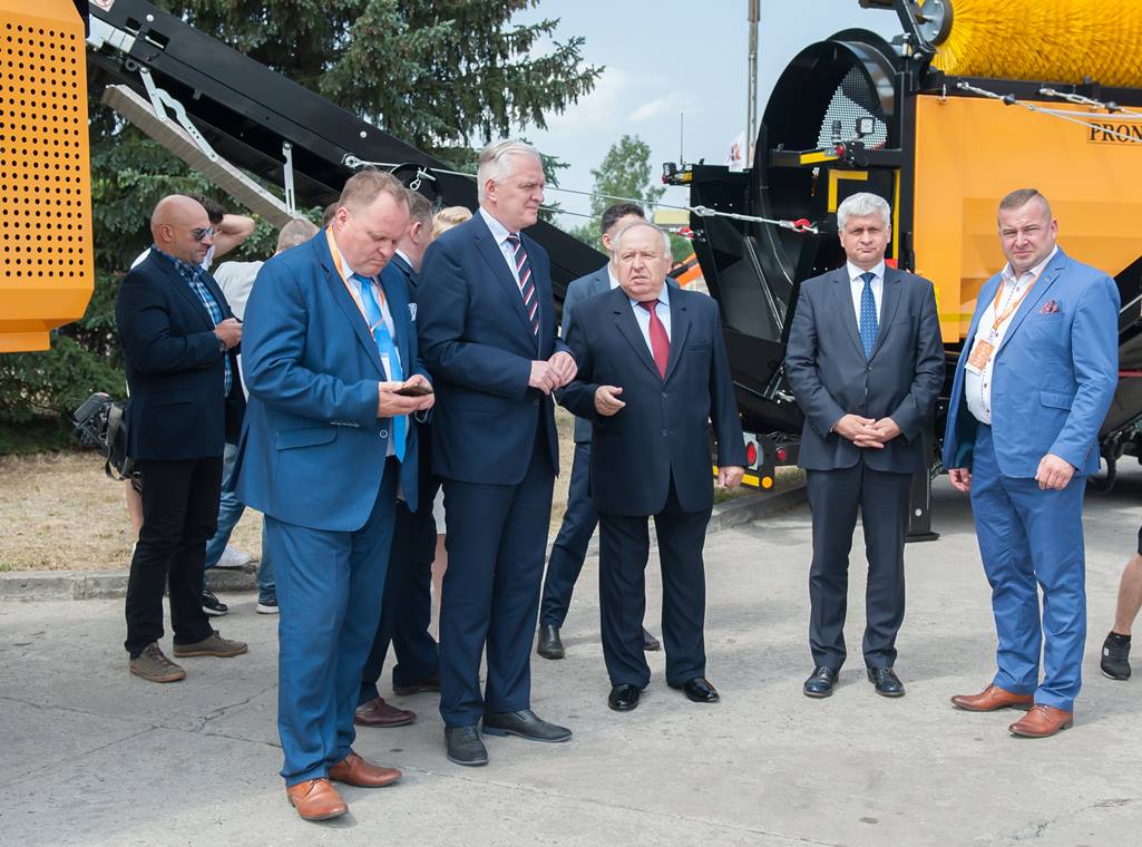 Pronar, lądowisko firmy Pronar, samolot, śmigłowiec, lądowisko w Narwi