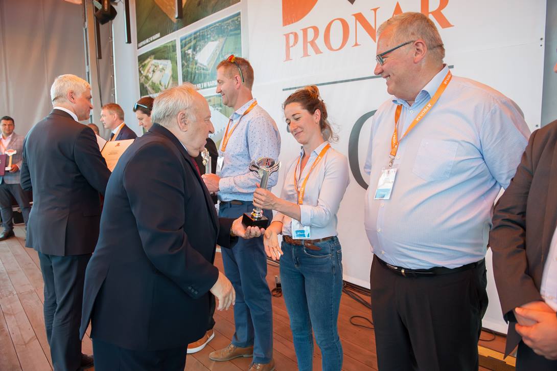 Pronar, lądowisko firmy Pronar, samolot, śmigłowiec, lądowisko w Narwi