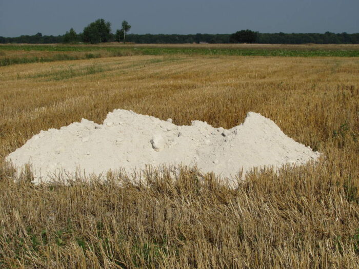 wapno, ściernisko