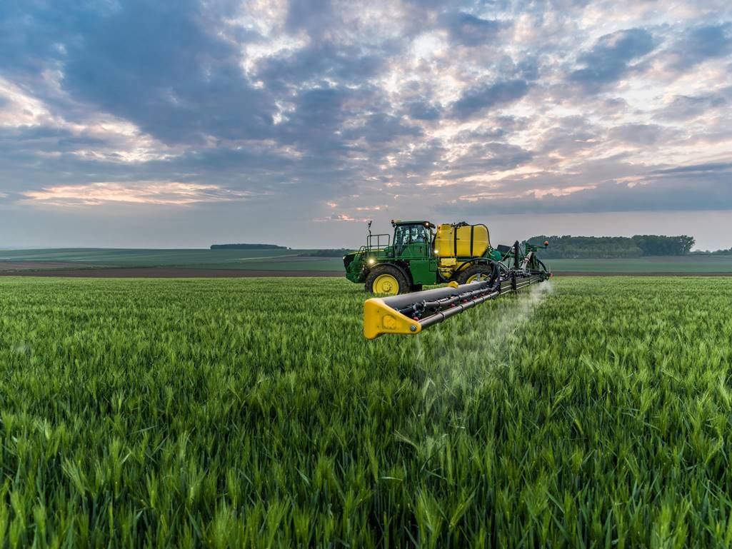Opryskiwacz samojezdny John Deere R4050i