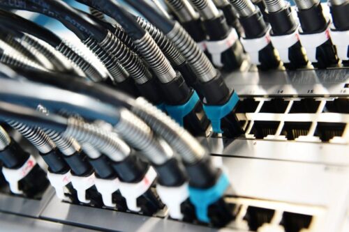 cyberataki, cyberprzestępcy, sieć, internet, komputery, firma doradcza PwC, haker