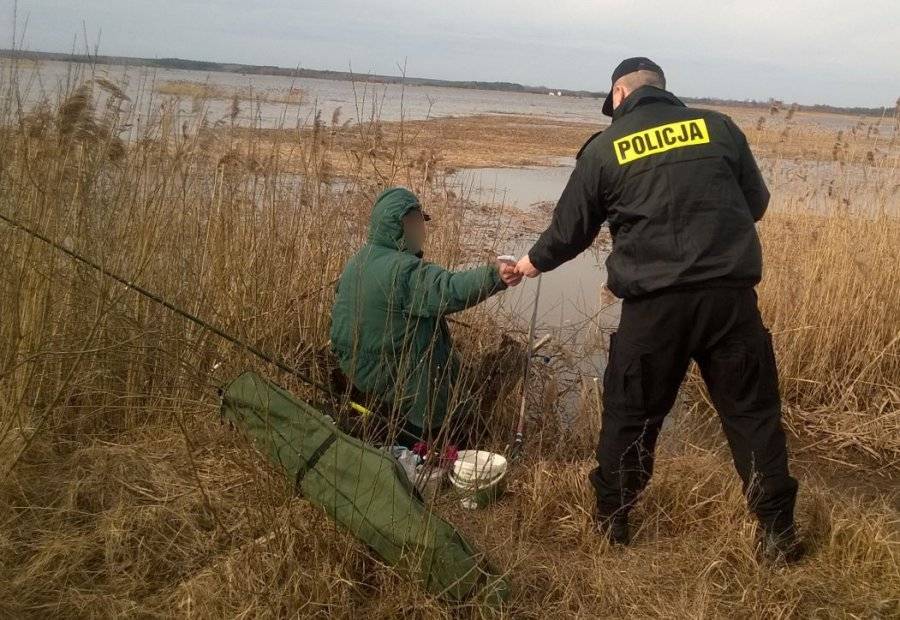 wędkarze, policja, kontrola wędkarzy, Białystok, podlaskie, policja kontroluje wędkarzy