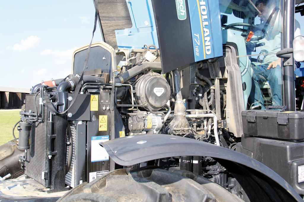 motor New Holland T7.185