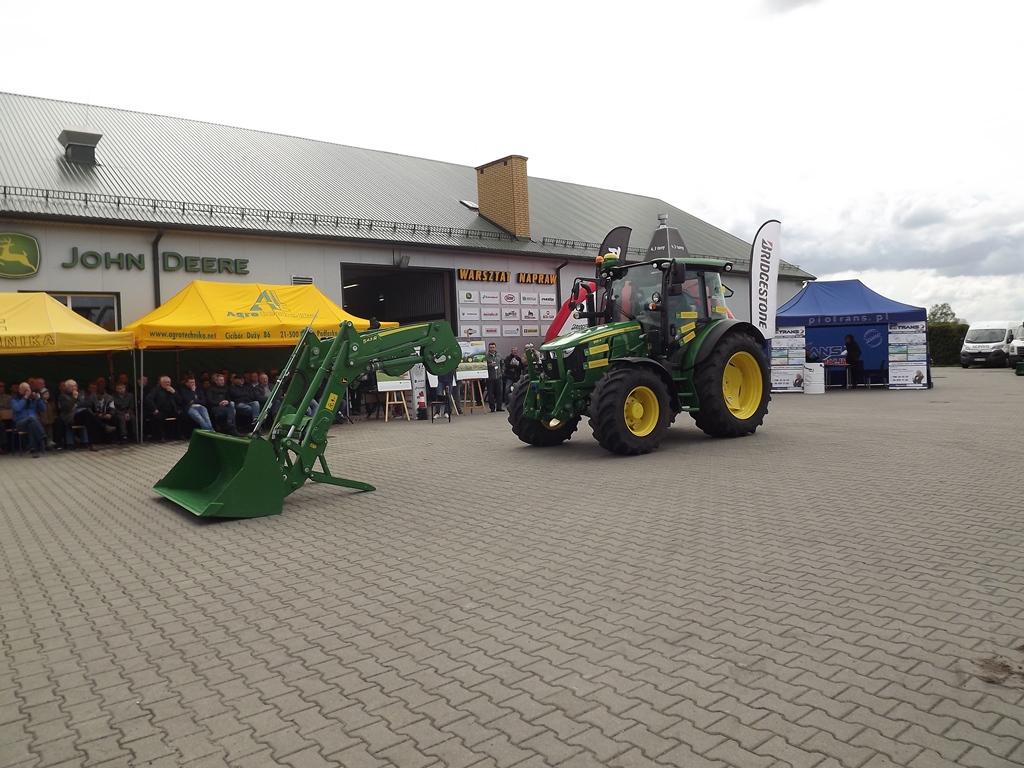 Agrotechnika, John Deere, Cicibór Duży, Biała Podlaska, Lubelszczyzna, ciągniki rolnicze, ładowarki