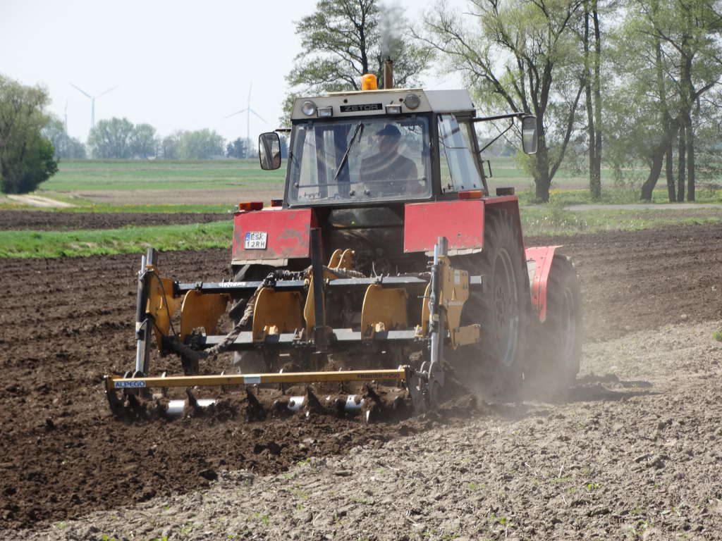 ciagnik, agregat, uprawa, RZD Żelazna