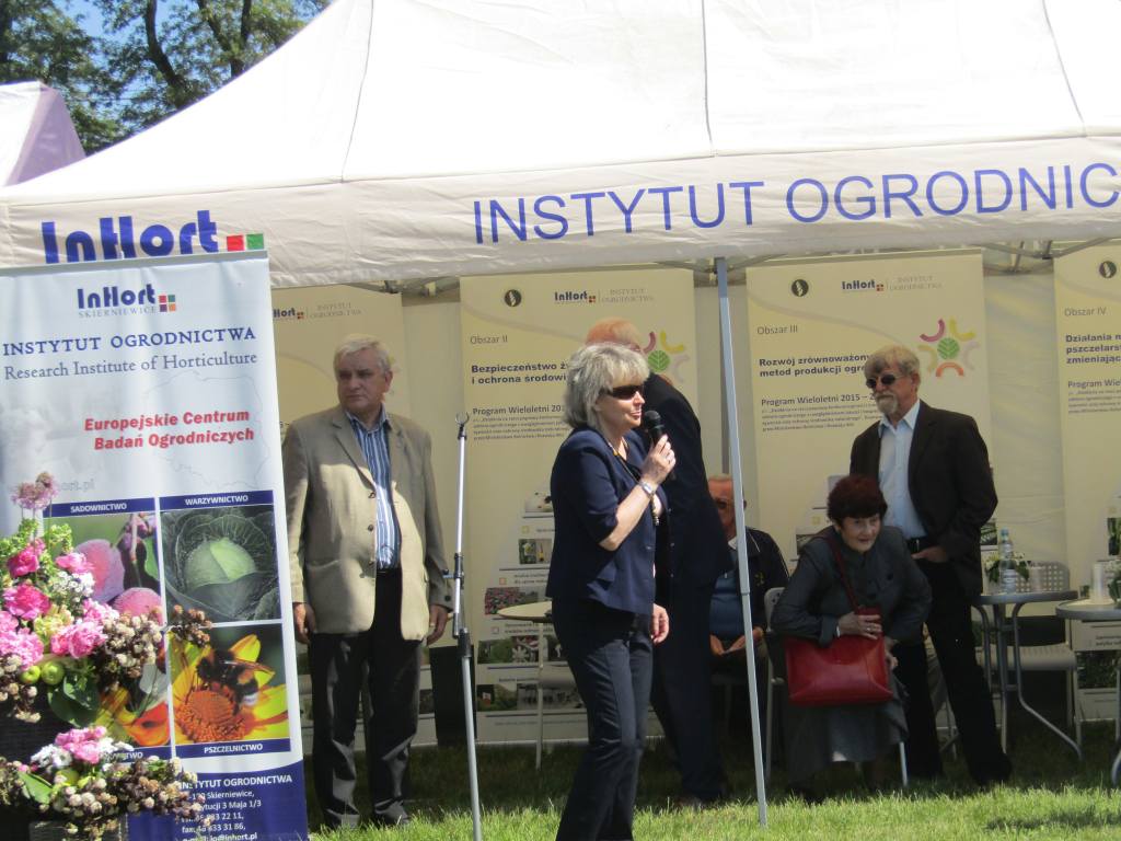XX Dzień Otwartych Drzwi Instytutu Ogrodnictwa w Sadzie Doświadczalnym w Dąbrowicach, sadownictwo