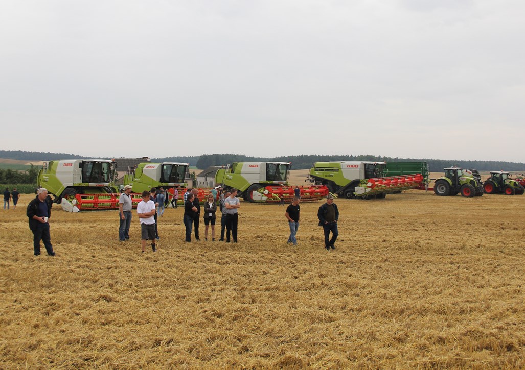 Kombaj Claas Lexion