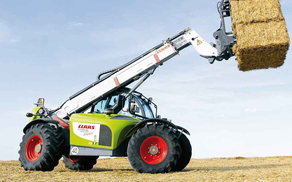 Kombaj Claas Lexion