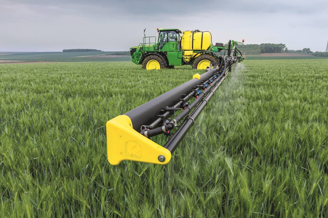 Opryskiwacz samojezdny John Deere R4050i