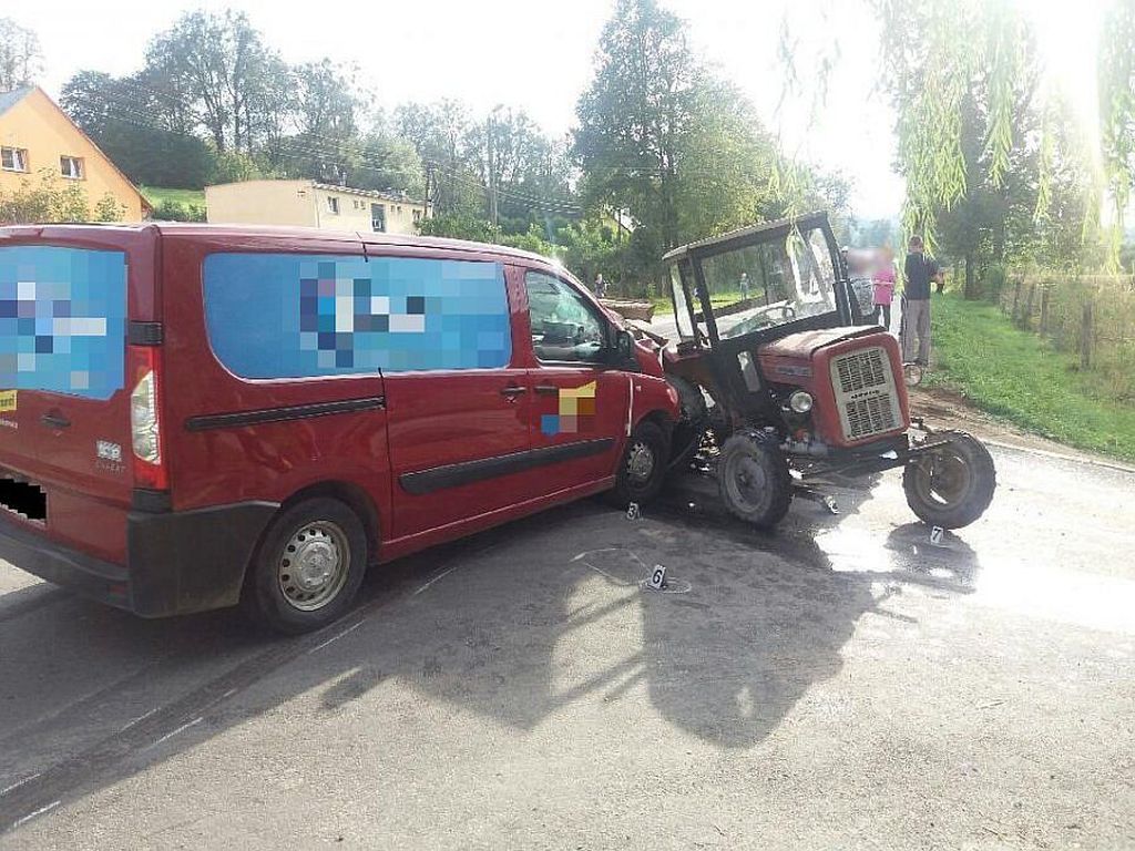 podkarpacie, wypadek z udziałem ciągnika, droga krajowa nr 28, Olszany, Przemyśl