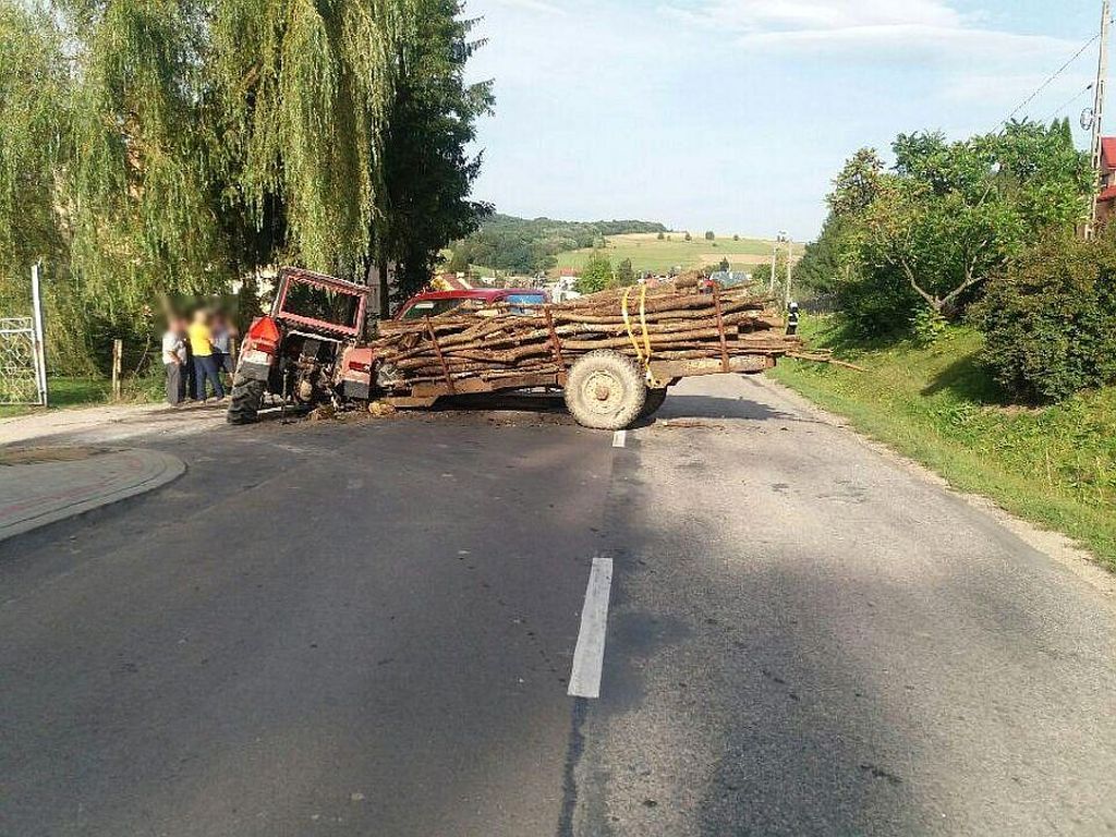 podkarpacie, wypadek z udziałem ciągnika, droga krajowa nr 28, Olszany, Przemyśl