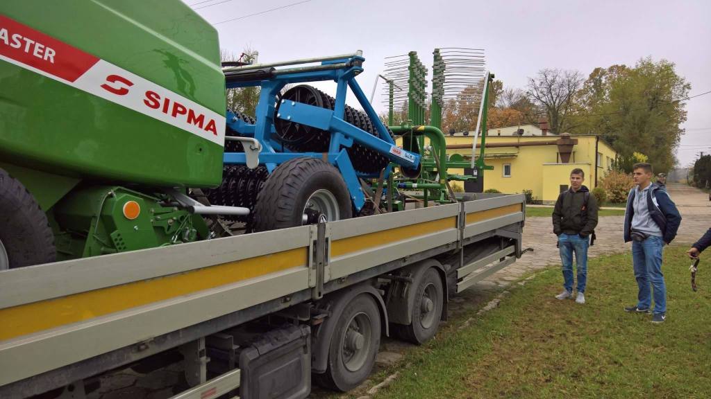 rolnictwo, szkoła, Gołotczyzna, nowe maszyny w szkole, MRiRW, ministerstwo rolnictwa