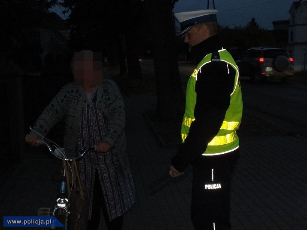 odblaski, elementy odblaskowe, krus, policja, teren niezabudowany