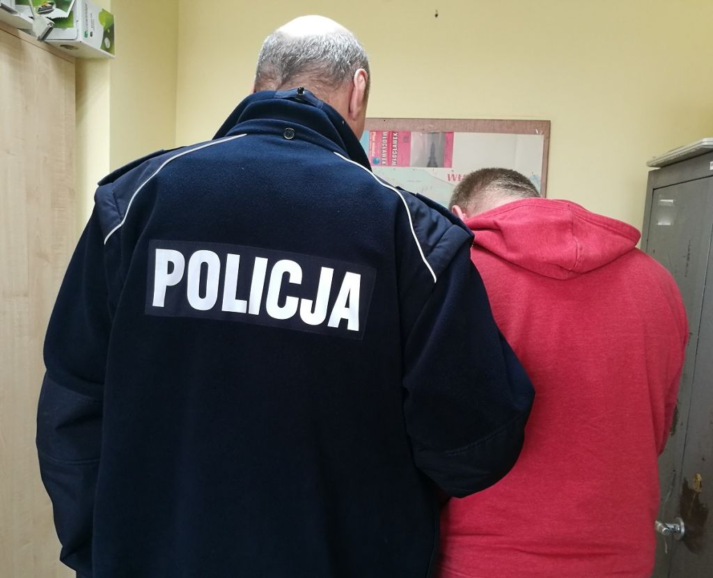 pożar bel słomy, płonące bele słomy, podpalenie, przestępczość, policja, izbica kujawska