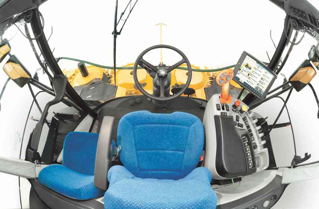kabina w sieczkarni New Holland serii FR