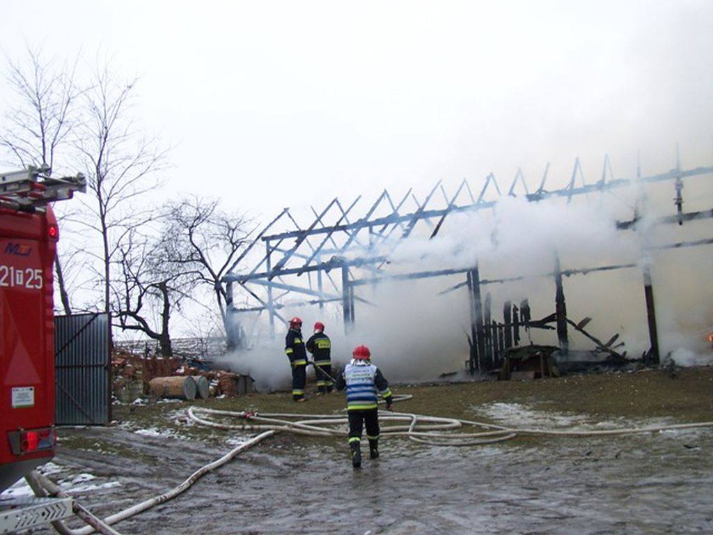 pożar, PSP, OSP, świętokrzyskie, pomorskie, policja, podpalacz we wsi