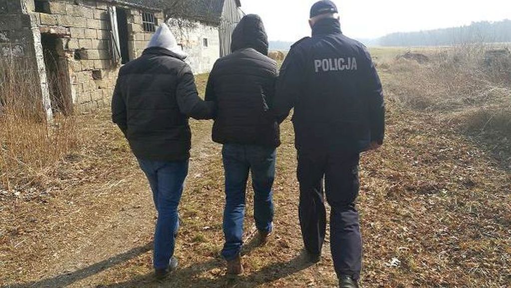 podpalacz, piroman, potok, nowa wieś, powiat sieradzki, łódzkie, płonące baloty, pożar stodoły