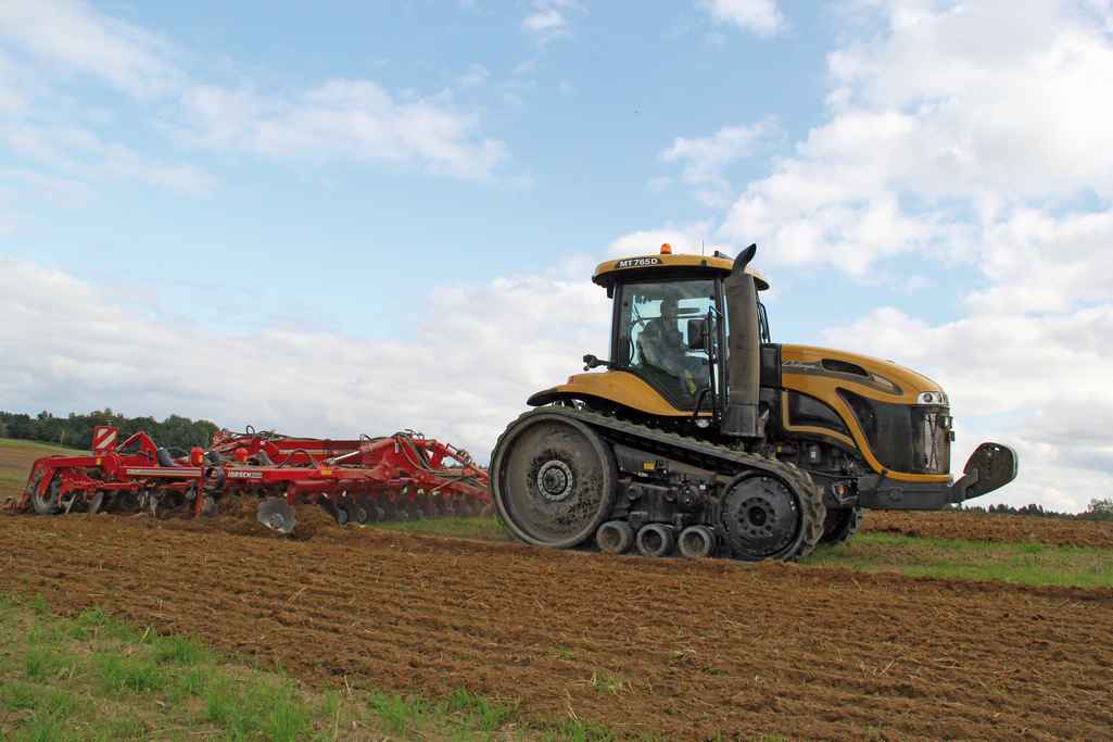 Challenger MT765D